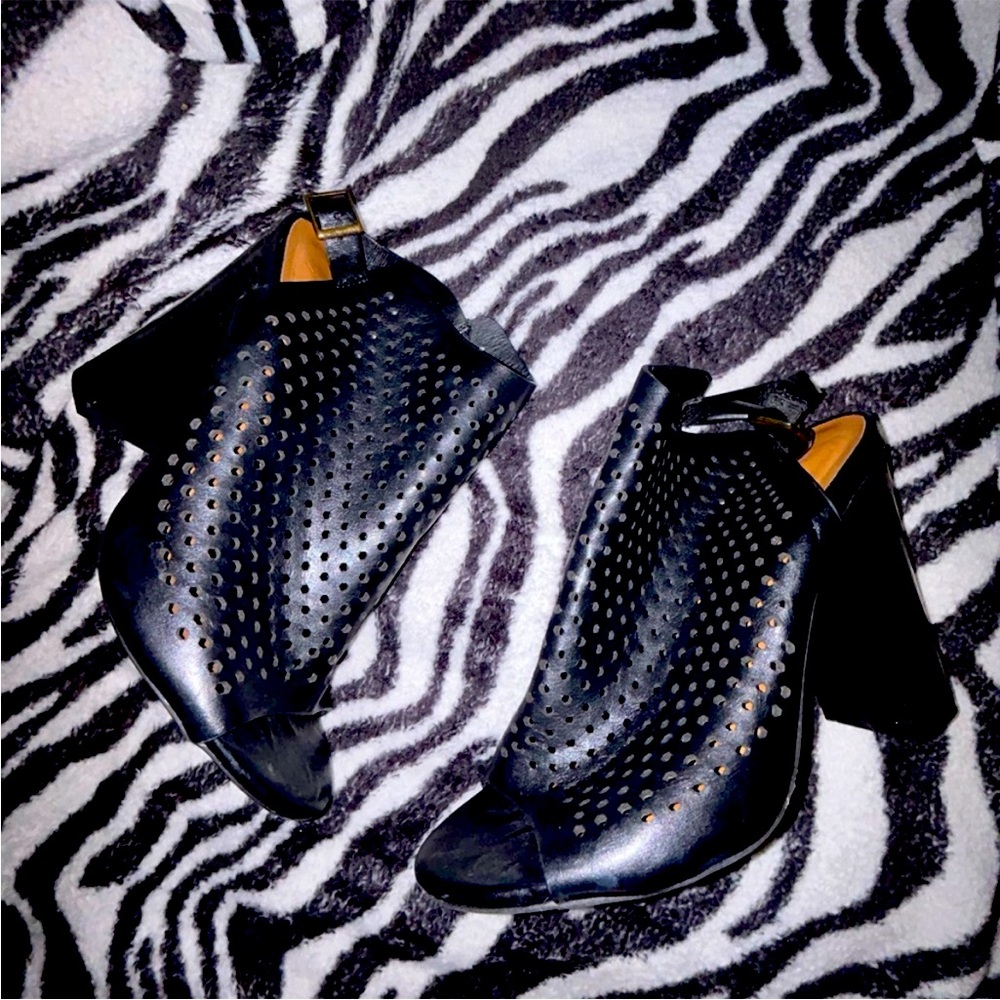 Bamboo bootie mesh heels, Size 7.5, lightly worn